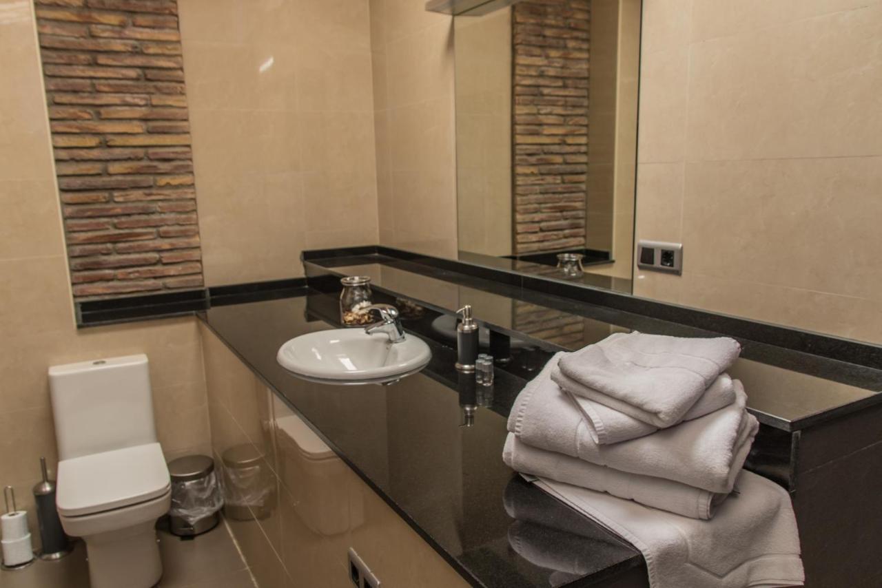 Plaza Apartamentos Binéfar Dış mekan fotoğraf